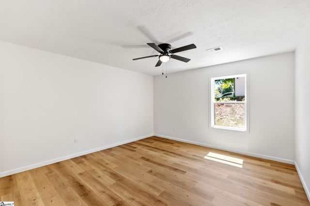 2 Cadbury Lane, Piedmont, SC 29673