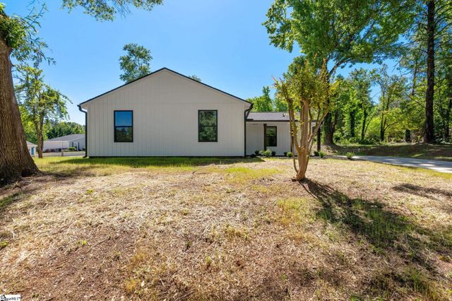 2 Cadbury Lane, Piedmont, SC 29673