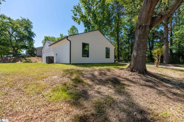 2 Cadbury Lane, Piedmont, SC 29673