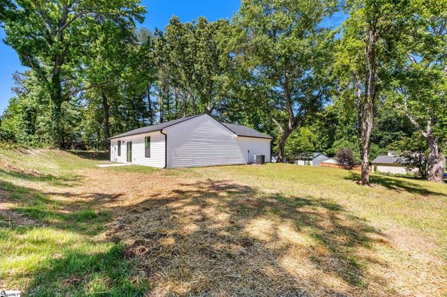 2 Cadbury Lane, Piedmont, SC 29673