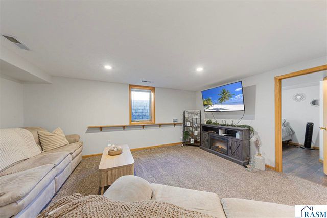 235 S Cedar Street, Belle Plaine, MN 56011