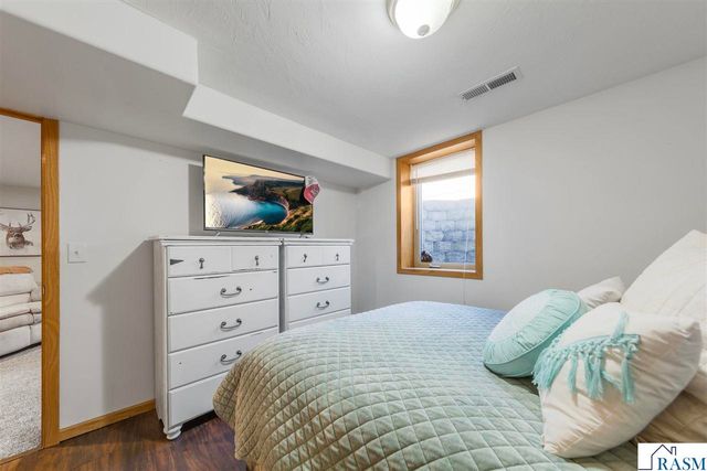 235 S Cedar Street, Belle Plaine, MN 56011