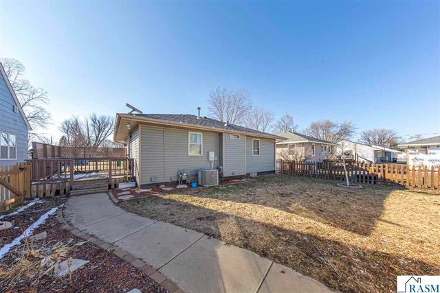 235 S Cedar Street, Belle Plaine, MN 56011