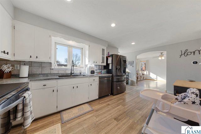 235 S Cedar Street, Belle Plaine, MN 56011