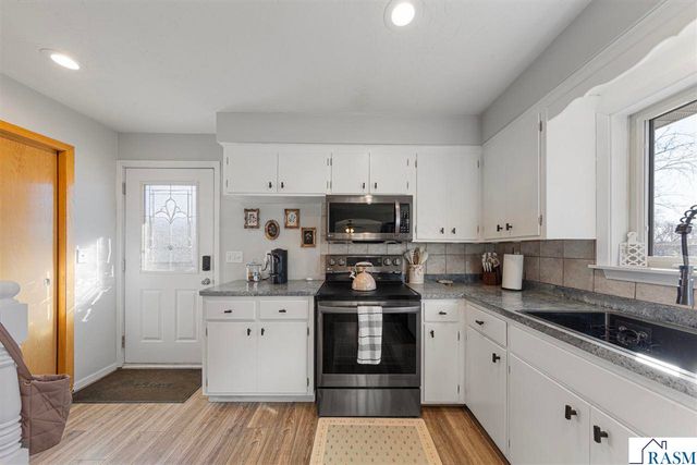 235 S Cedar Street, Belle Plaine, MN 56011