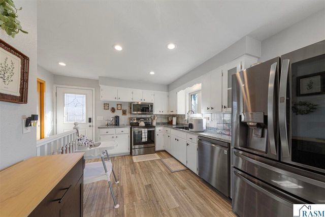 235 S Cedar Street, Belle Plaine, MN 56011