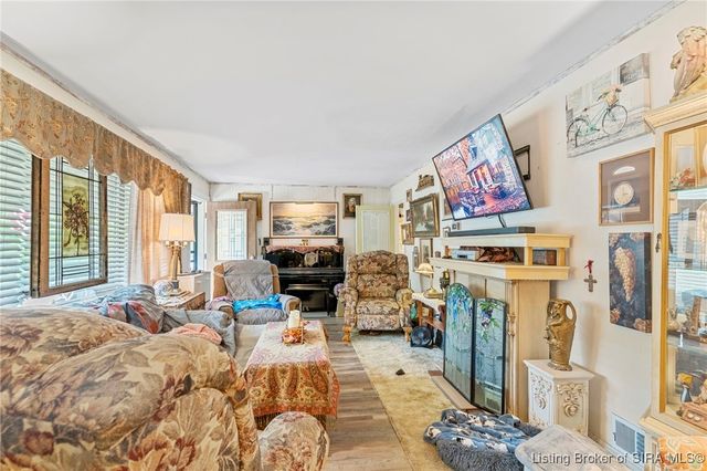 410 Mill Street, Madison, IN 47250