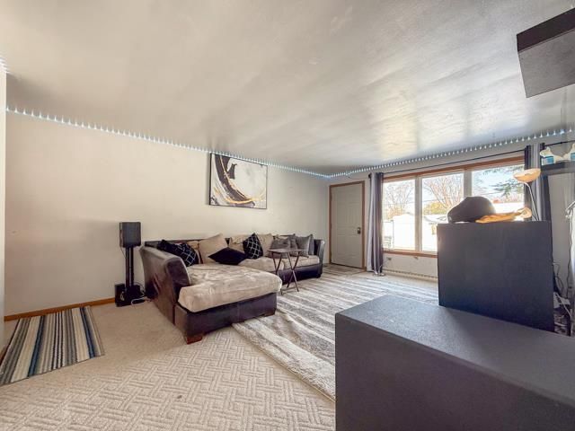 2220 DEER TRAIL, Green Bay, WI 54302