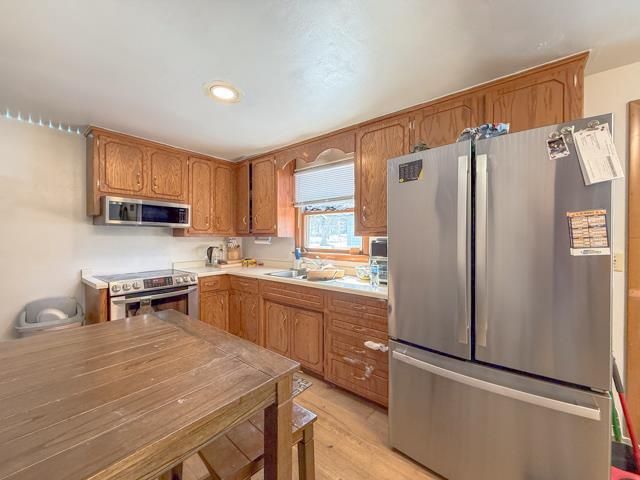 2220 DEER TRAIL, Green Bay, WI 54302