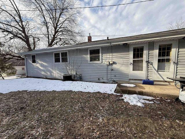 2220 DEER TRAIL, Green Bay, WI 54302