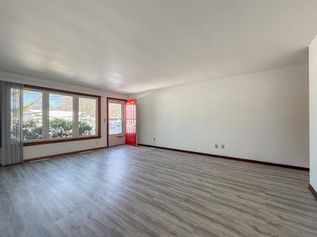 2220 DEER TRAIL, Green Bay, WI 54302