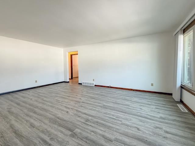 2220 DEER TRAIL, Green Bay, WI 54302