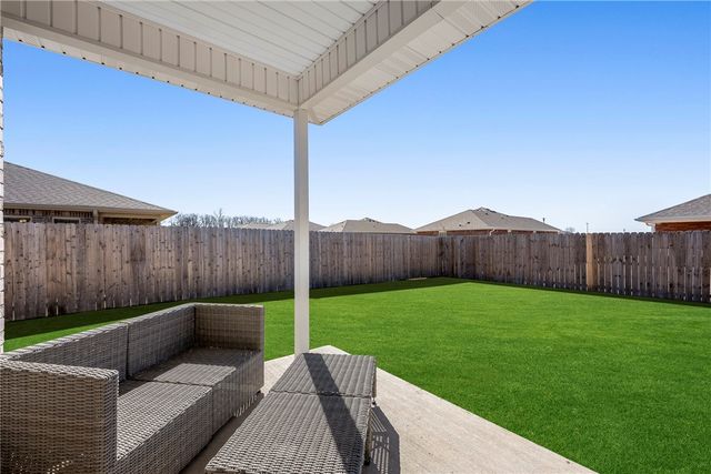 637 Lewis Street, Pea Ridge, AR 72751