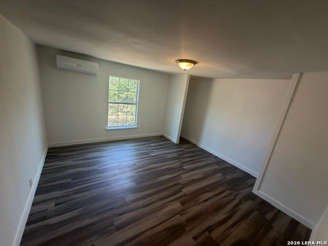 108 VILLA RIDGE DR, Poteet, TX 78065