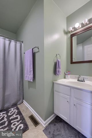 57 HORSESHOE DR, Douglassville, PA 19518