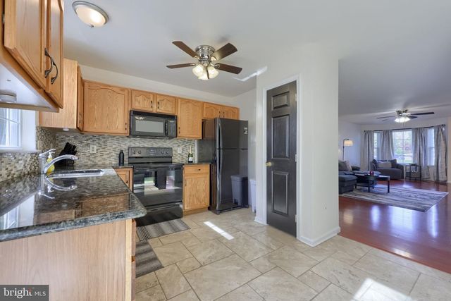 57 HORSESHOE DR, Douglassville, PA 19518