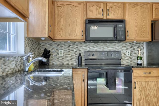 57 HORSESHOE DR, Douglassville, PA 19518