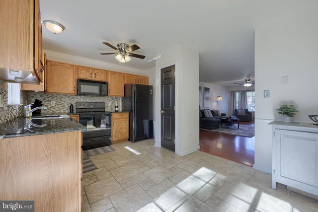 57 HORSESHOE DR, Douglassville, PA 19518