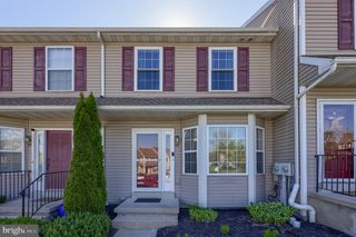57 HORSESHOE DR, Douglassville, PA 19518
