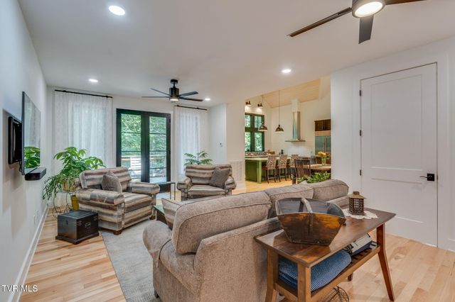 379 Hideaway Farm Road, Piney Flats, TN 37686