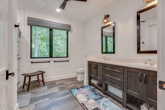 379 Hideaway Farm Road, Piney Flats, TN 37686