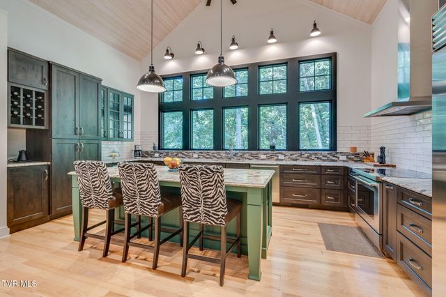 379 Hideaway Farm Road, Piney Flats, TN 37686