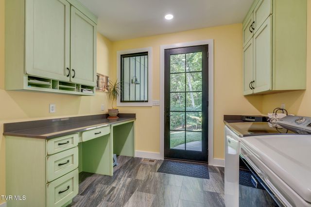 379 Hideaway Farm Road, Piney Flats, TN 37686