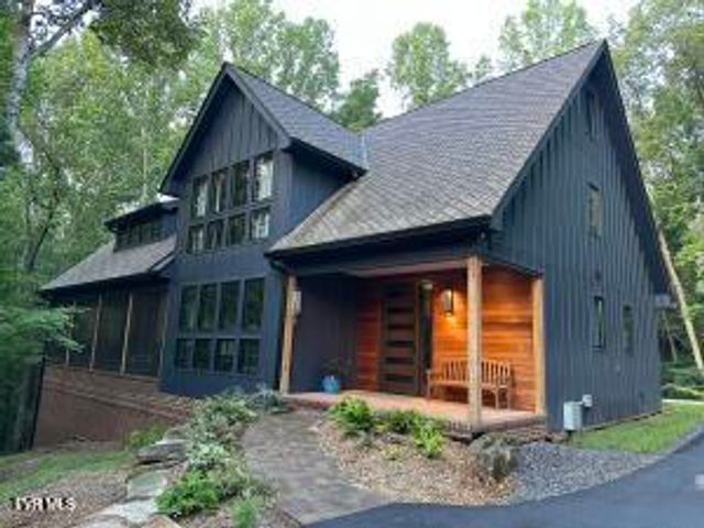 379 Hideaway Farm Road, Piney Flats, TN 37686