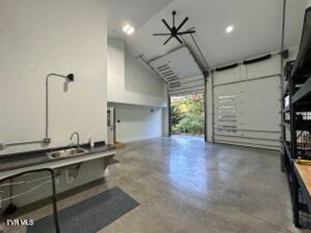 379 Hideaway Farm Road, Piney Flats, TN 37686