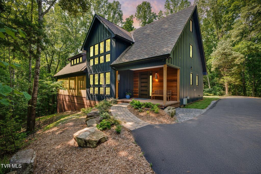 379 Hideaway Farm Road, Piney Flats, TN 37686