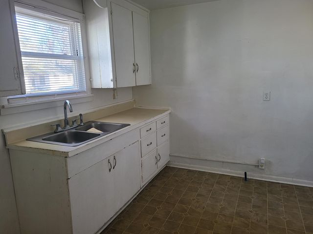 1264 Pavone Street, Benton Harbor City, MI 49022