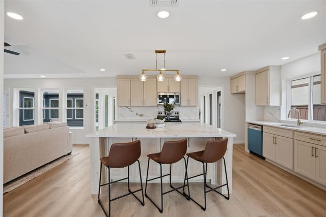 1126 Stonewall Street, Garland, TX 75043