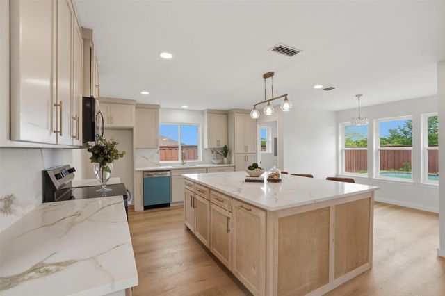 1126 Stonewall Street, Garland, TX 75043