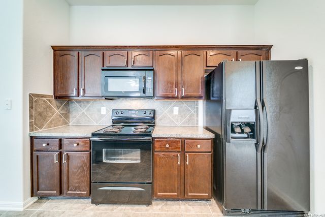 3301 ORTH AVE, Schertz, TX 78108