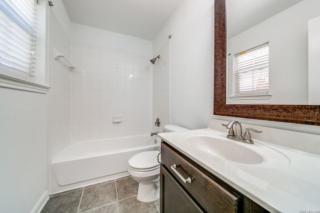 3301 ORTH AVE, Schertz, TX 78108