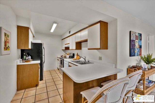 1150 E Amado Road 17A1, Palm Springs, CA 92262