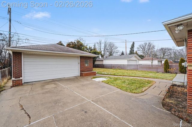 9001 Denne Street, Livonia, MI 48150