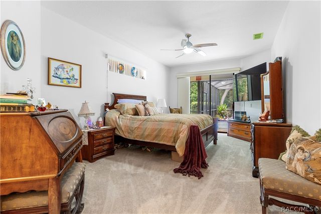 42 Pine Drive, Homosassa, FL 34446