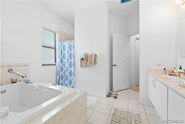 42 Pine Drive, Homosassa, FL 34446
