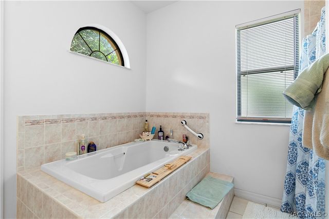 42 Pine Drive, Homosassa, FL 34446