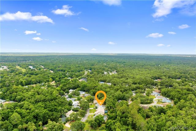 42 Pine Drive, Homosassa, FL 34446