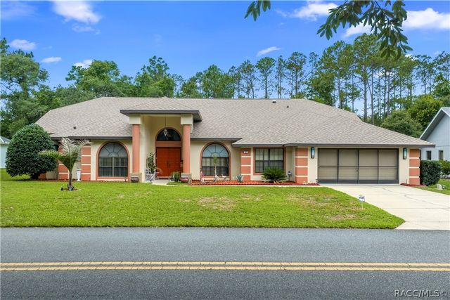 42 Pine Drive, Homosassa, FL 34446