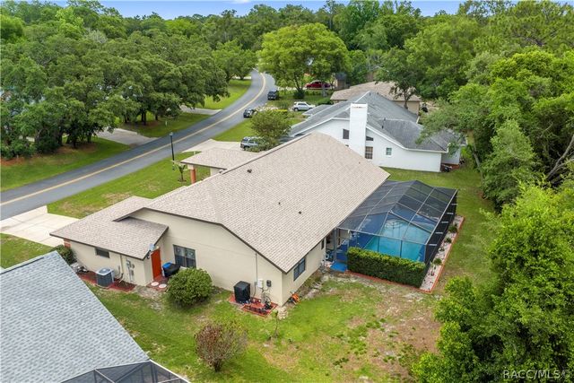 42 Pine Drive, Homosassa, FL 34446