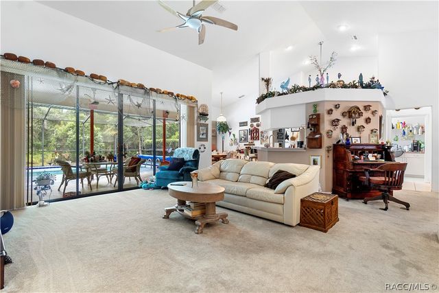 42 Pine Drive, Homosassa, FL 34446