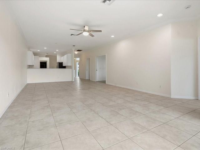 1817 Avian CT A76, Naples, FL 34119