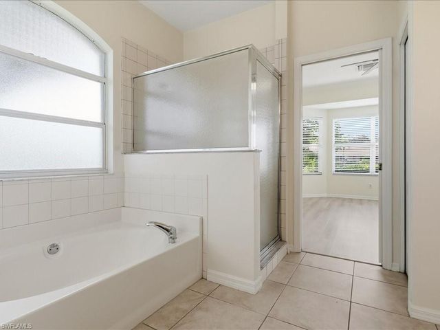 1817 Avian CT A76, Naples, FL 34119