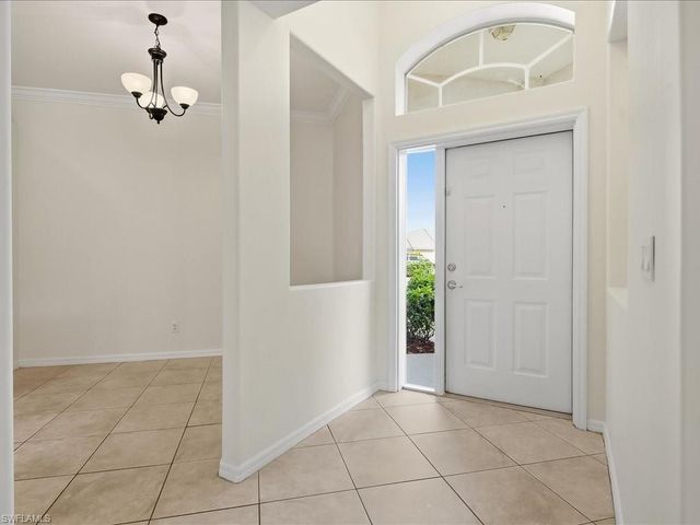 1817 Avian CT A76, Naples, FL 34119