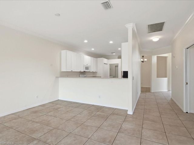 1817 Avian CT A76, Naples, FL 34119