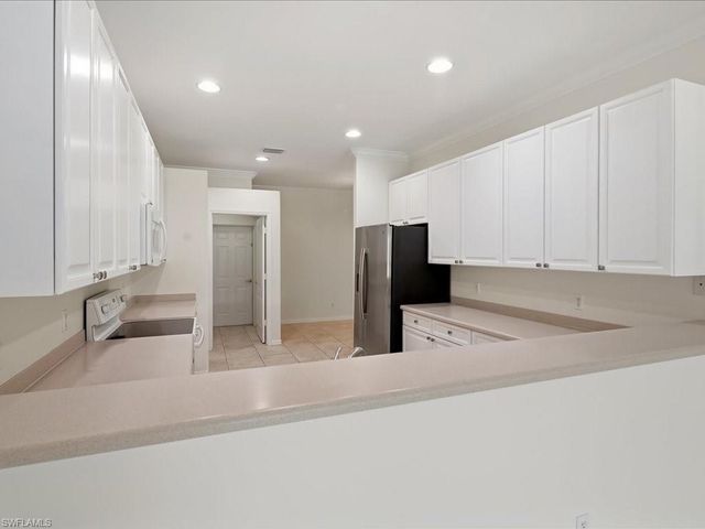 1817 Avian CT A76, Naples, FL 34119
