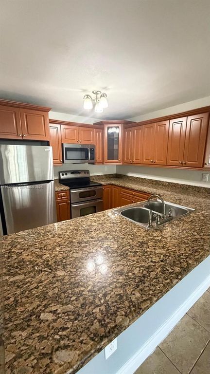 6980 NW 186th St 3-126, Hialeah, FL 33015